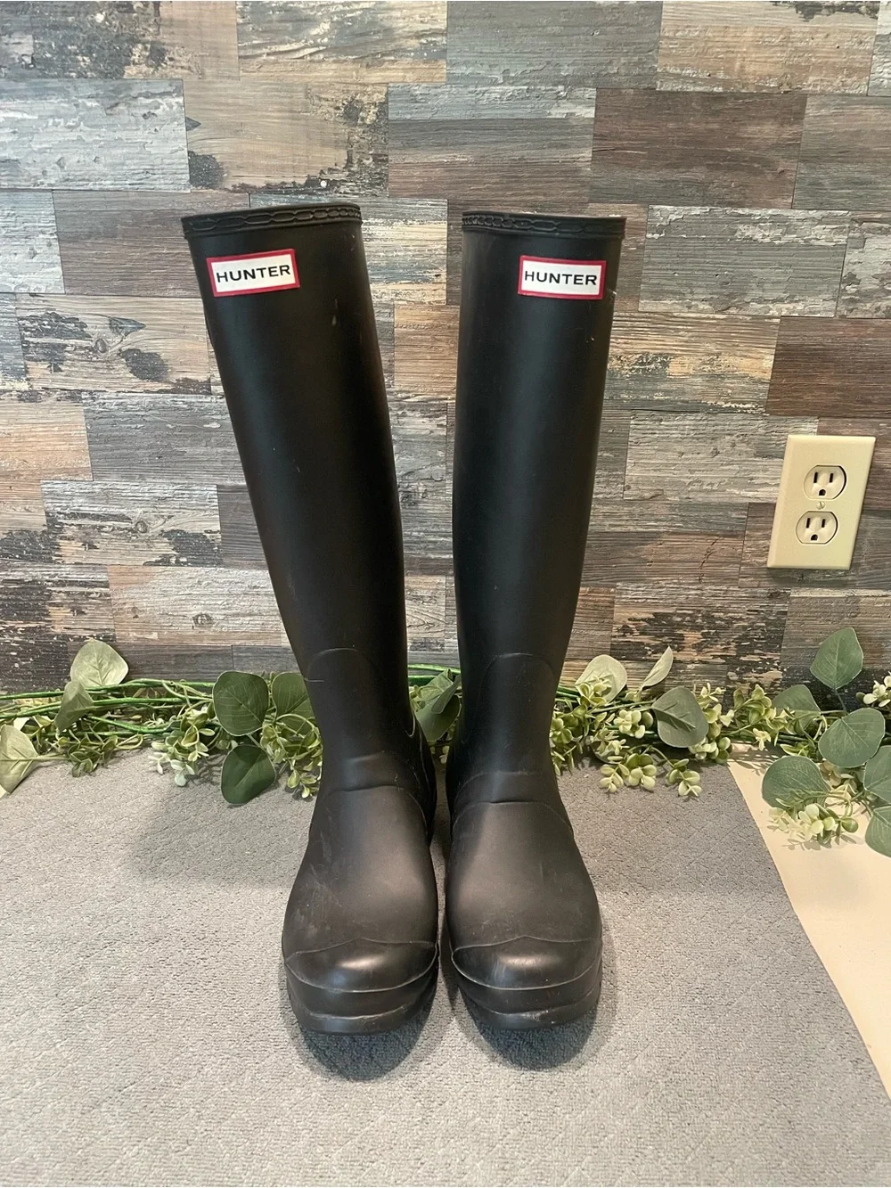Hunter Original Tall Matte Rain Boots Size 8 Women's